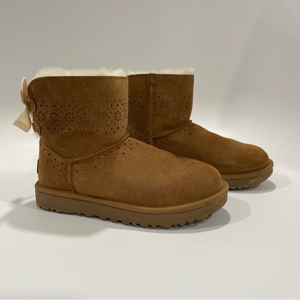 Tan - UGG boot